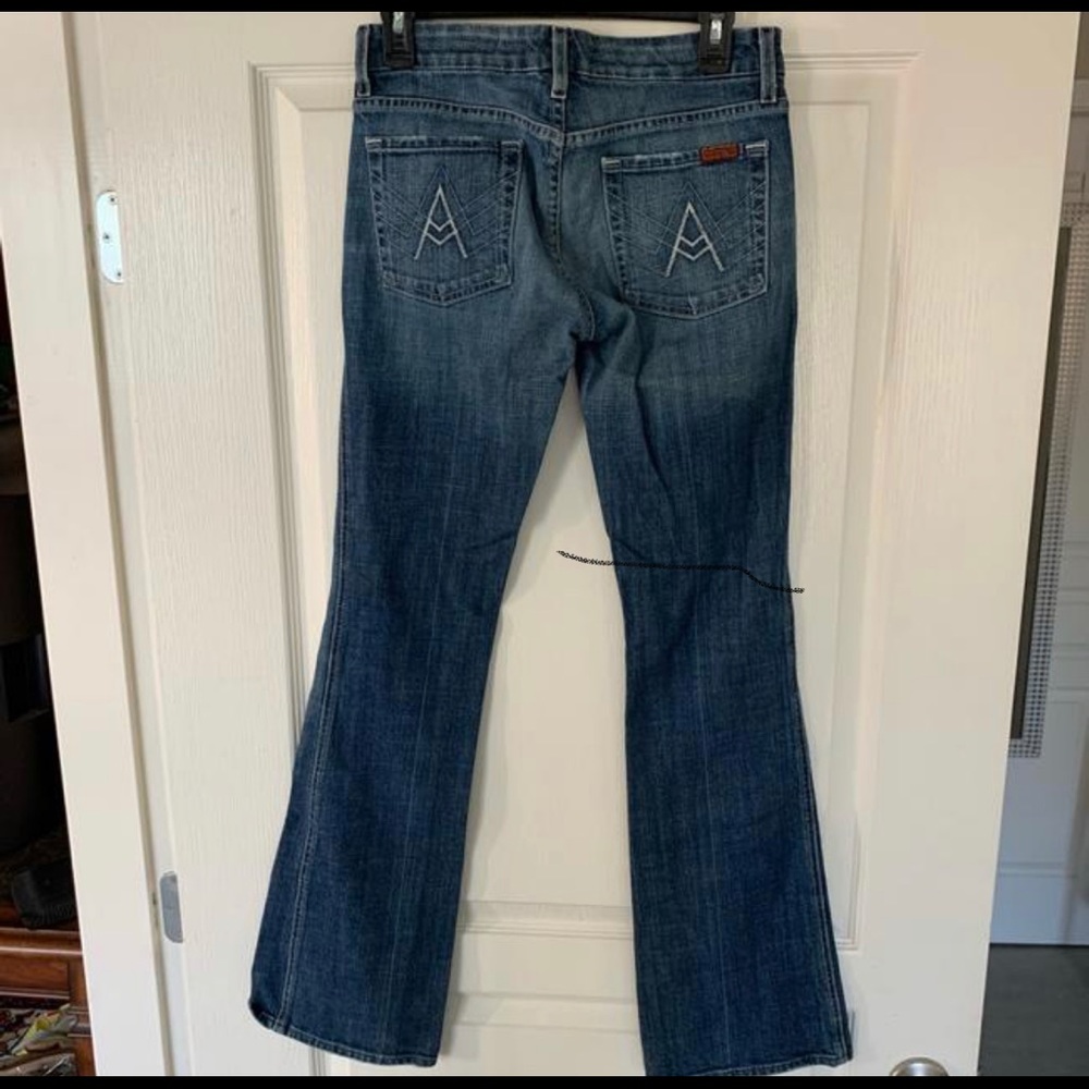 Seven for all Mankind - hardly worn! Super comfortable and fashionable jeans.